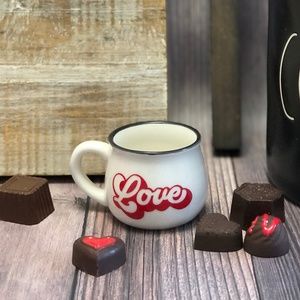 Love Retro Mini Mug